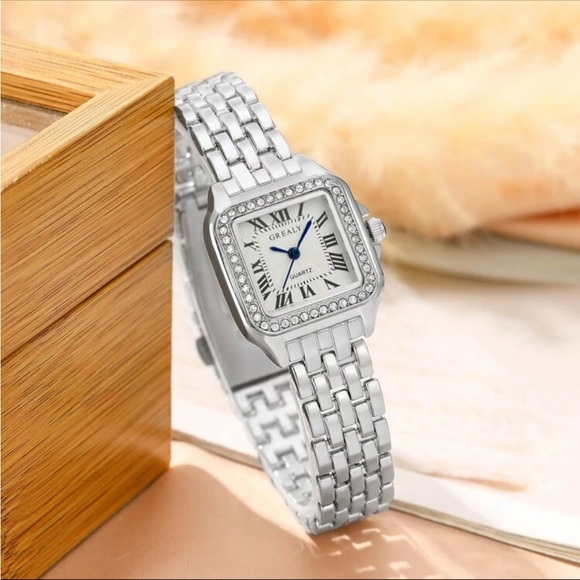Luxurious White Gold Chain Diamond Square Face Wrist Watch OS New